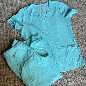 Figs scrub set. Small top and medium petite jogger.